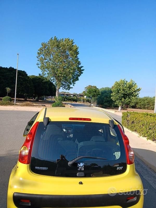 Usata Peugeot 1007 68 CV (50 kW) 2009 Giallo Monovolume