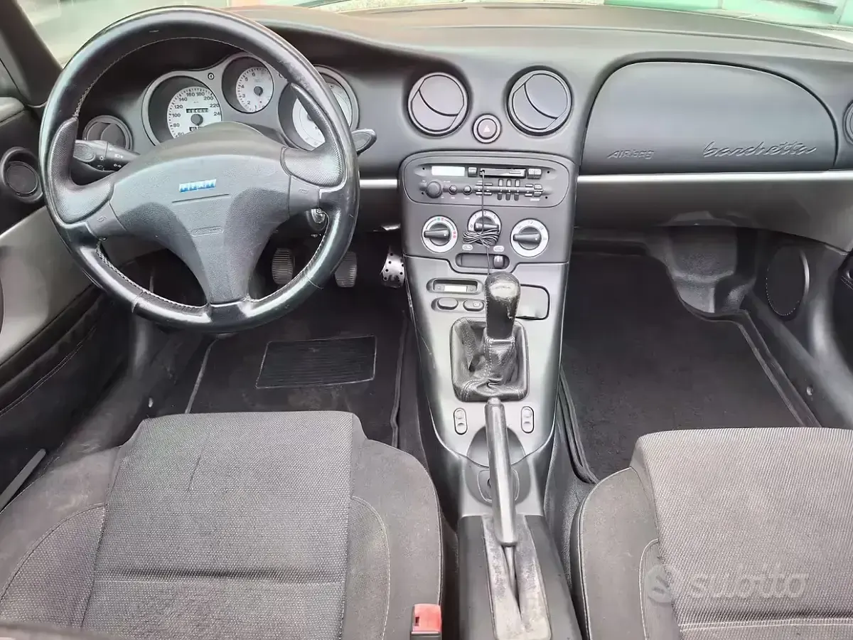 Usata Fiat Barchetta 131 CV (96 kW) 1999 Grigio Cabrio