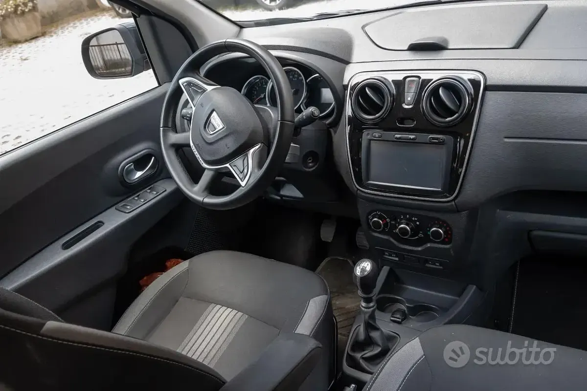Usata Dacia Lodgy Stepway 116 CV (85 kW) 2019 Bluazzurro Monovolume