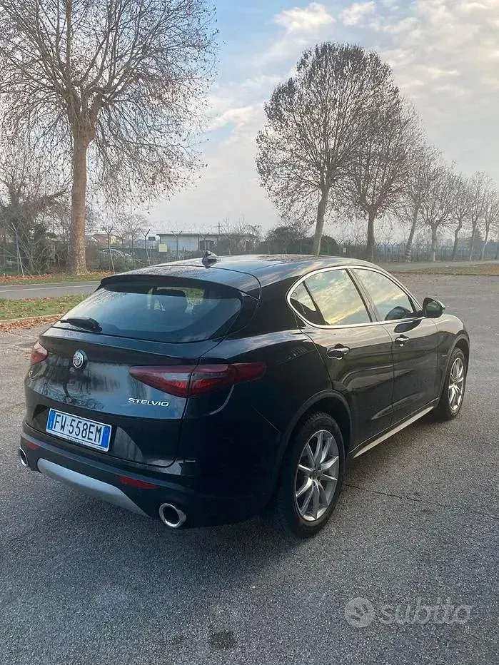 Usata Alfa Romeo Stelvio 190 CV (139 kW) 2019 Nero SUV