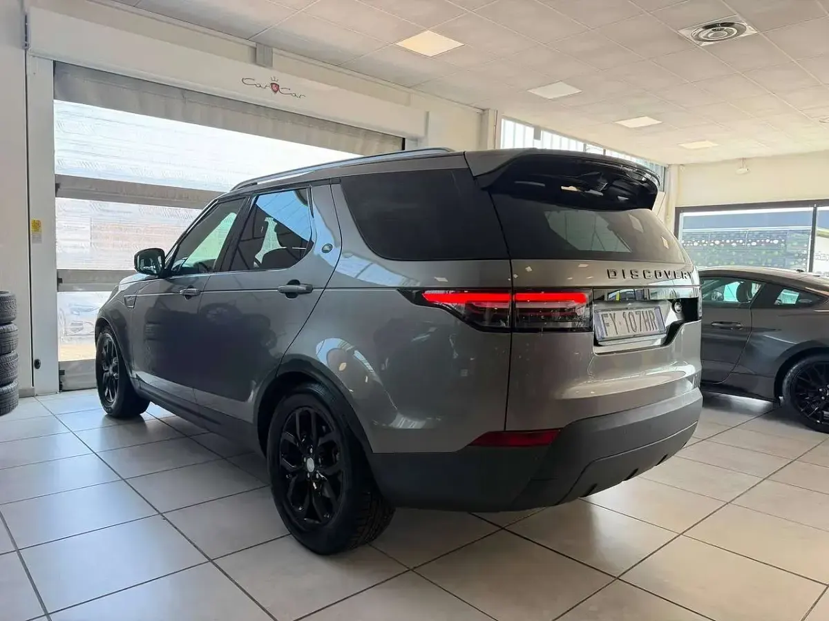 Usata Land Rover Discovery 5 S 241 CV (177 kW) 2019 Grigio SUV