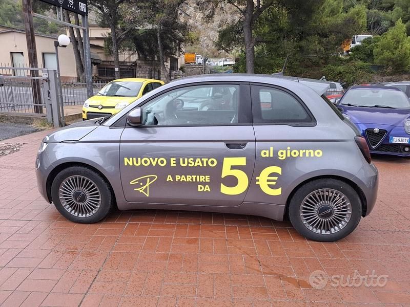 Usata Fiat 500e Passion 86 kW (118 CV) 2021 Grigio Berlina