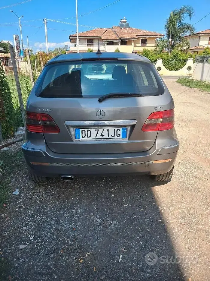 Usata Mercedes B200 2007 Grigio Monovolume
