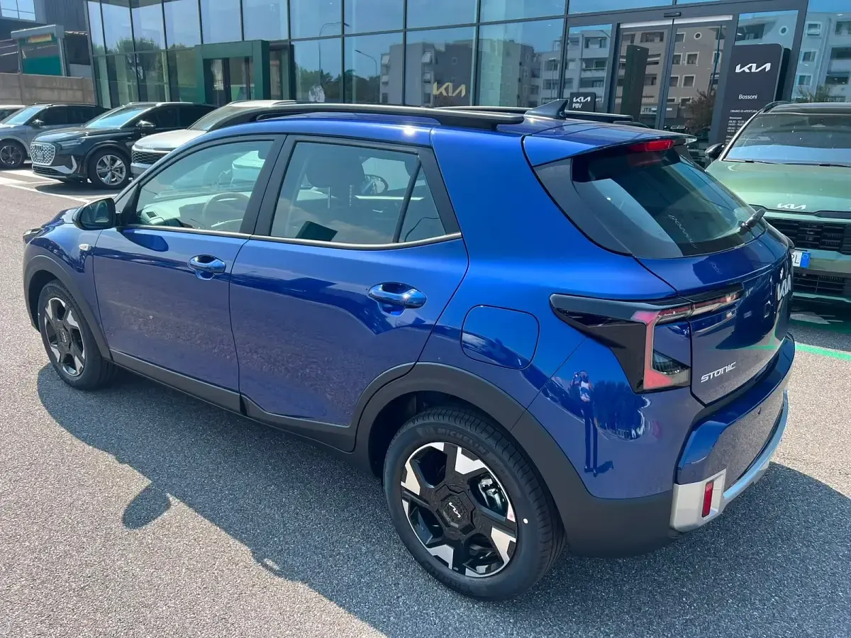 Nuova Kia Stonic Urban 100 CV (73 kW) 2026 Blu SUV