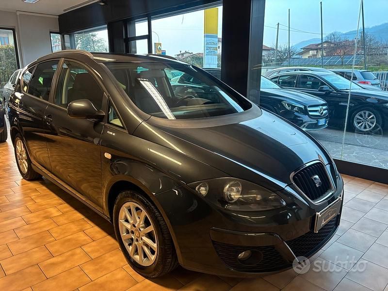Usata Seat Altea XL 105 CV (77 kW) 2011 Grigio Monovolume
