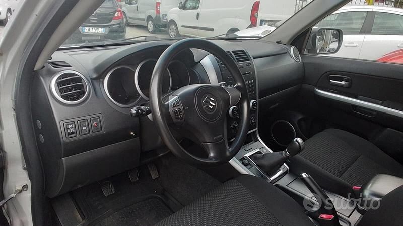 Usata Suzuki Grand Vitara 129 CV (94 kW) 2009 Grigio SUV