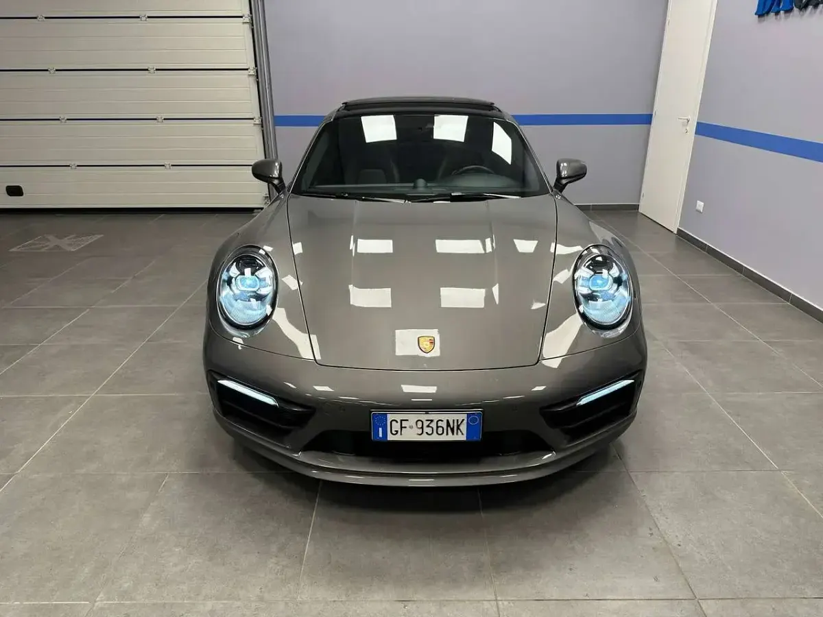 Usata Porsche 992 450 CV (330 kW) 2021 Agata Coupé