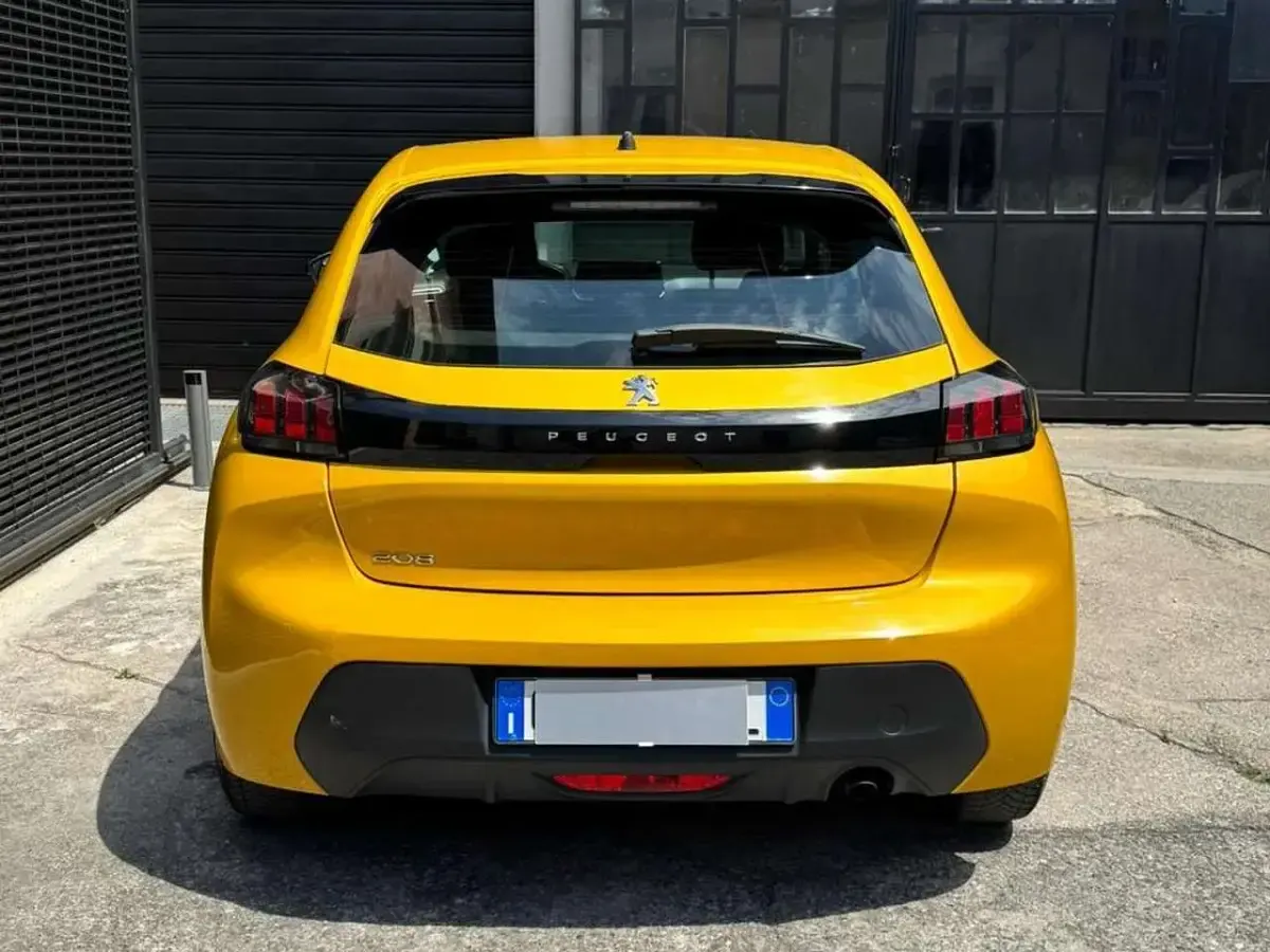 Usata Peugeot 208 Active 75 CV (55 kW) 2023 Giallo Utilitaria