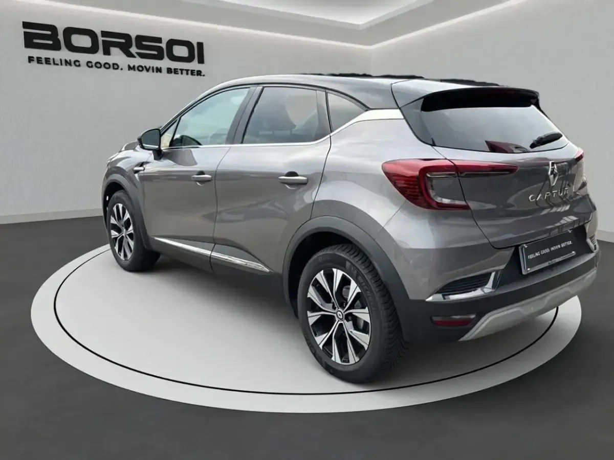 Usata Renault Captur Techno 91 CV (66 kW) 2024 Grigio SUV