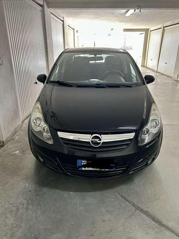 Usata Opel Corsa Edition 86 CV (63 kW) 2010 Utilitaria