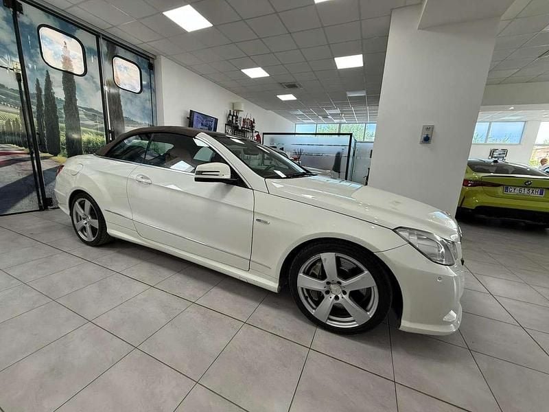 Usata Mercedes E250 204 CV (150 kW) 2013 Bianco Cabrio