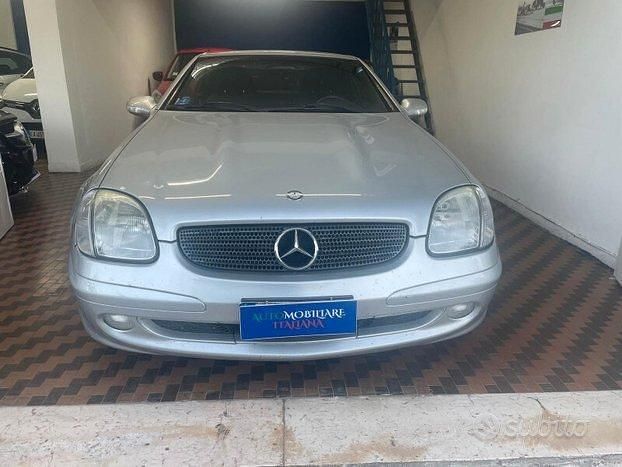 Usata Mercedes SLK200 163 CV (119 kW) 2000 Argento Cabrio