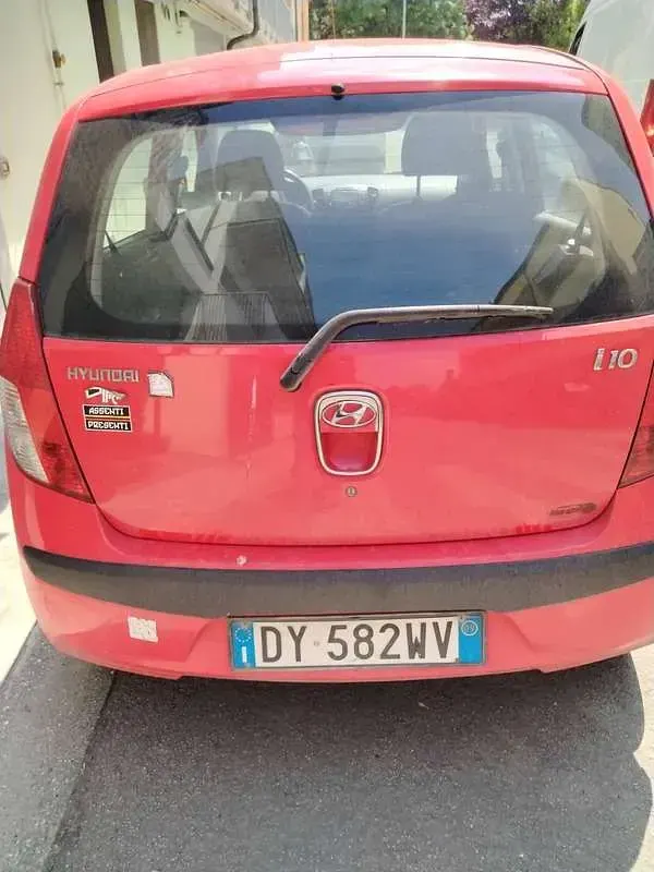 Usata Hyundai i10 Style 66 CV (48 kW) 2009 Rosso Utilitaria