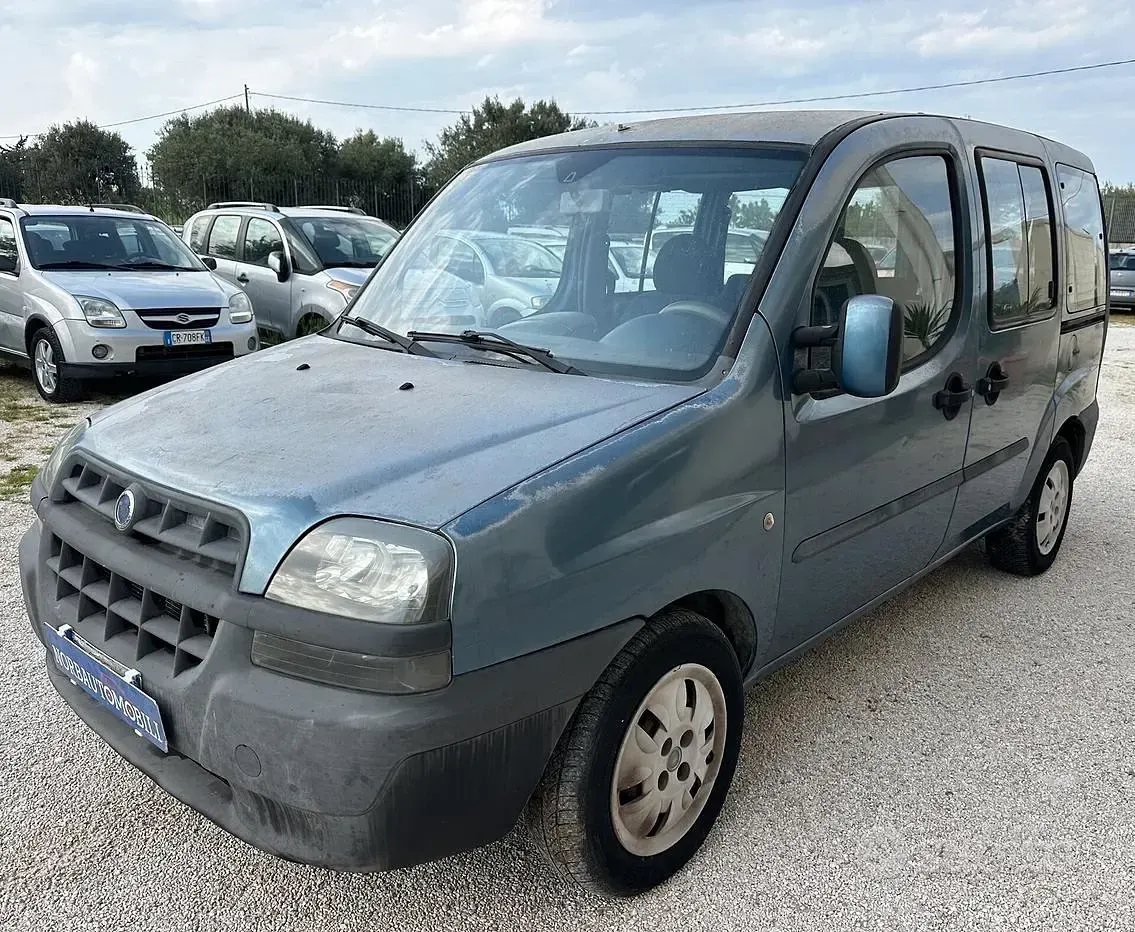 Usata Fiat Doblò 101 CV (74 kW) 2002 Grigio Monovolume