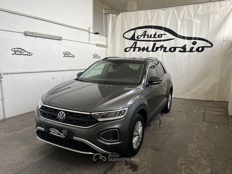 Usata VW T-Roc Life 110 CV (80 kW) 2022 Grigio SUV