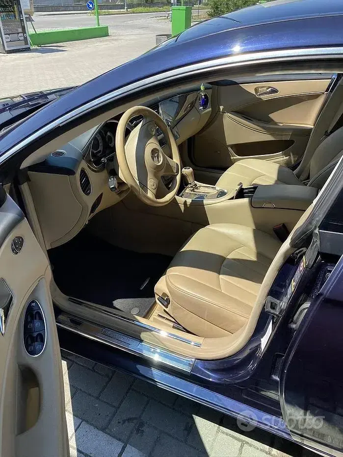Usata Mercedes CLS320 Chrome 224 CV (164 kW) 2008 Blu Coupé