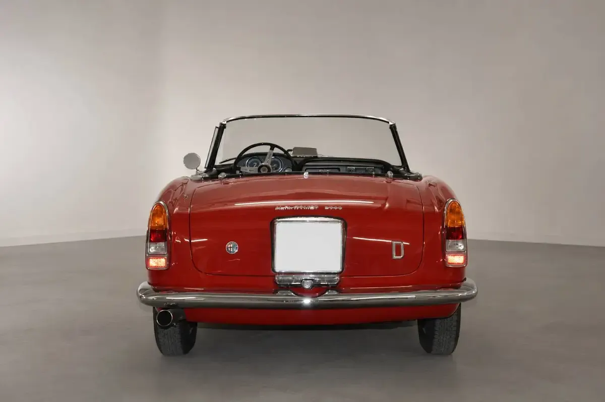 Usata Alfa Romeo 2600 145 CV (106 kW) 1964 Rosso Cabrio