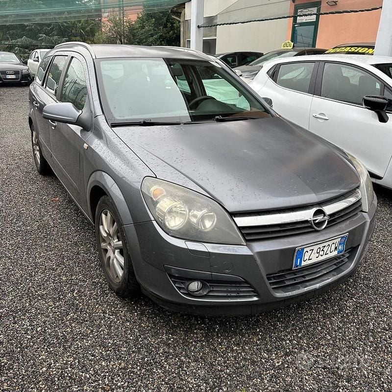 Usata Opel Astra Cosmo 120 CV (88 kW) 2006 Grigio Station wagon