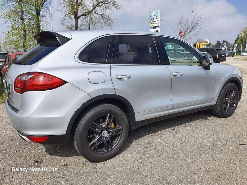 Usata Porsche Cayenne 245 CV (180 kW) 2013 Argento SUV