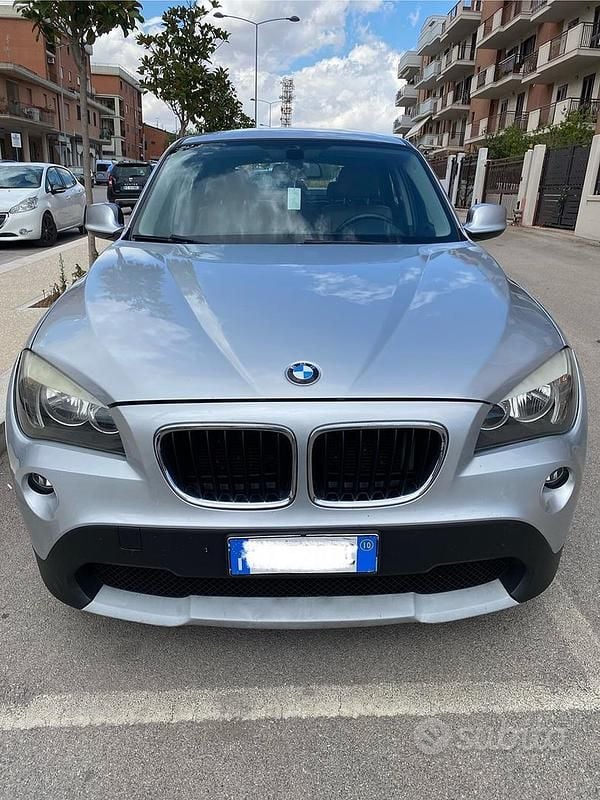 Usata BMW X1 177 CV (130 kW) 2010 Grigio SUV