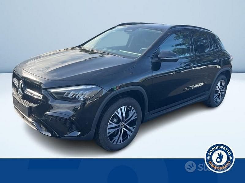 Usata Mercedes GLA200 Advanced 150 CV (110 kW) 2024 Nero metallizzato SUV