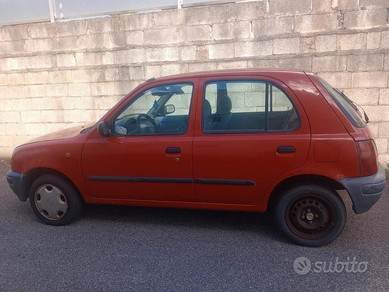 Usata Nissan Micra 54 CV (39 kW) 1997 Rosso Utilitaria