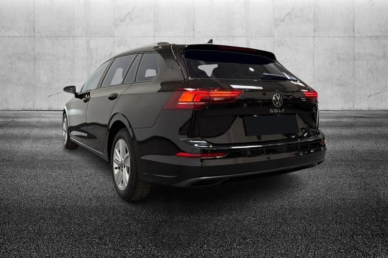 Usata VW Golf VIII Life 150 CV (110 kW) 2024 Nero metallizzato Station wagon