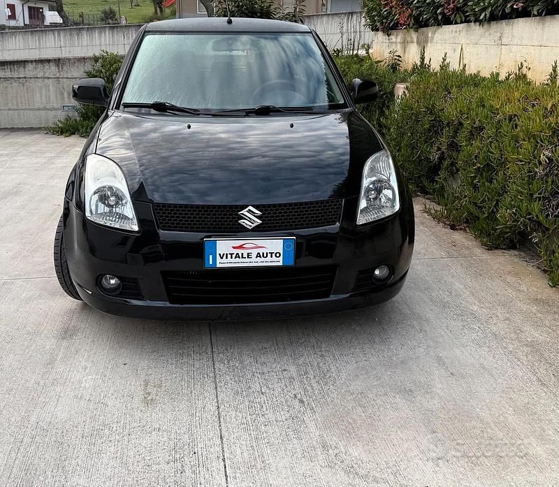 Nero Usata 2007 Suzuki Swift GLX Due volumi | 2999 € (Buon prezzo) - Immagine 1/4