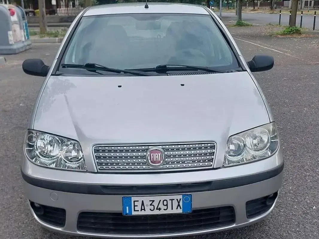 Usata Fiat Punto Classica 60 CV (44 kW) 2010 Grigio Utilitaria