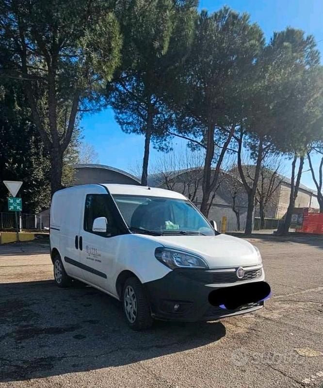Usata Fiat Doblò 120 CV (88 kW) 2019 Bianco Monovolume