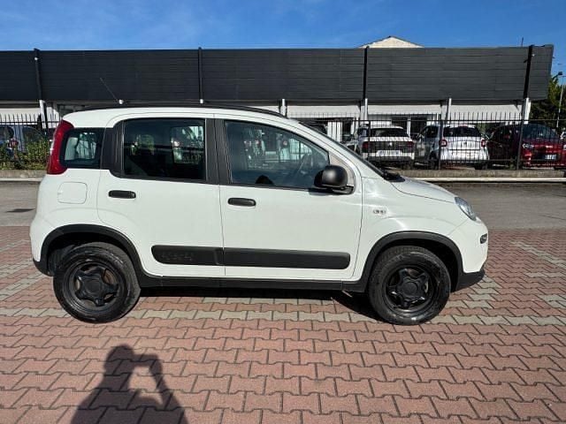 Usata Fiat Panda 4x4 S 95 CV (69 kW) 2018 Bianco gelato Utilitaria