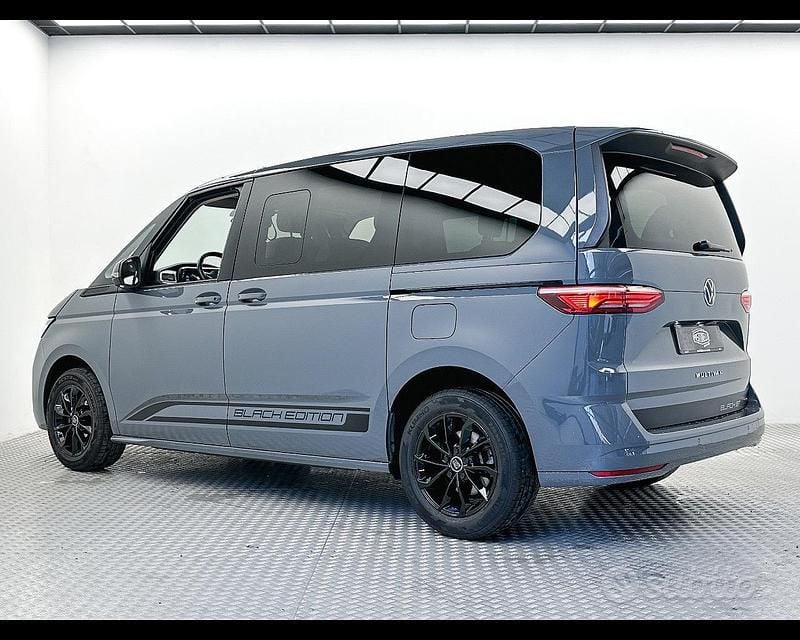 Usata VW Multivan 150 CV (110 kW) 2025 Grigio Furgone