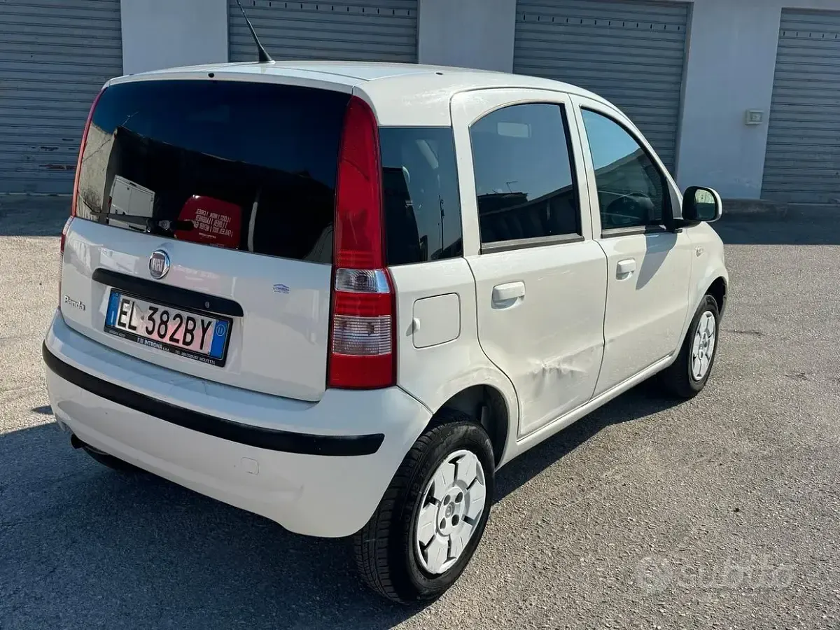 Usata Fiat Panda Dynamic 75 CV (55 kW) 2011 Bianco Utilitaria