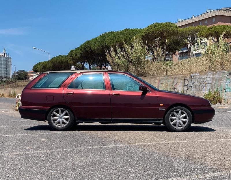 Rosso Usata 1996 Lancia Kappa Station wagon | 5190 € (Buon prezzo) - Immagine 1/4
