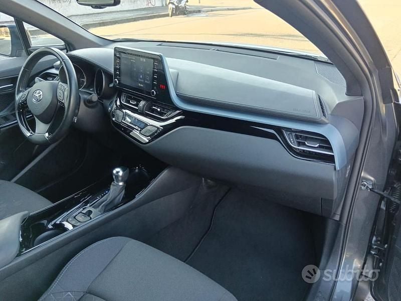 Usata Toyota C-HR Lounge 98 CV (72 kW) 2021 Grigio SUV