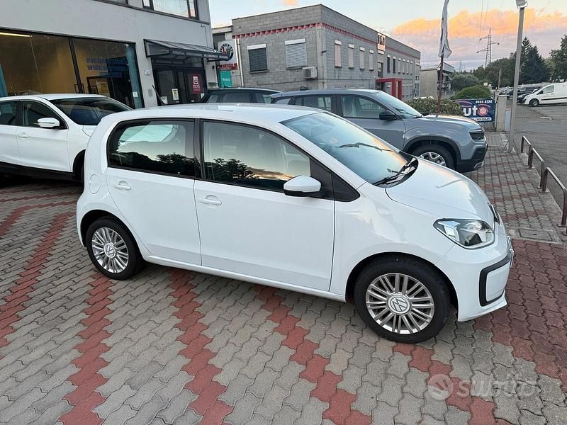 Usata VW up! Move 68 CV (50 kW) 2022 Bianco Utilitaria