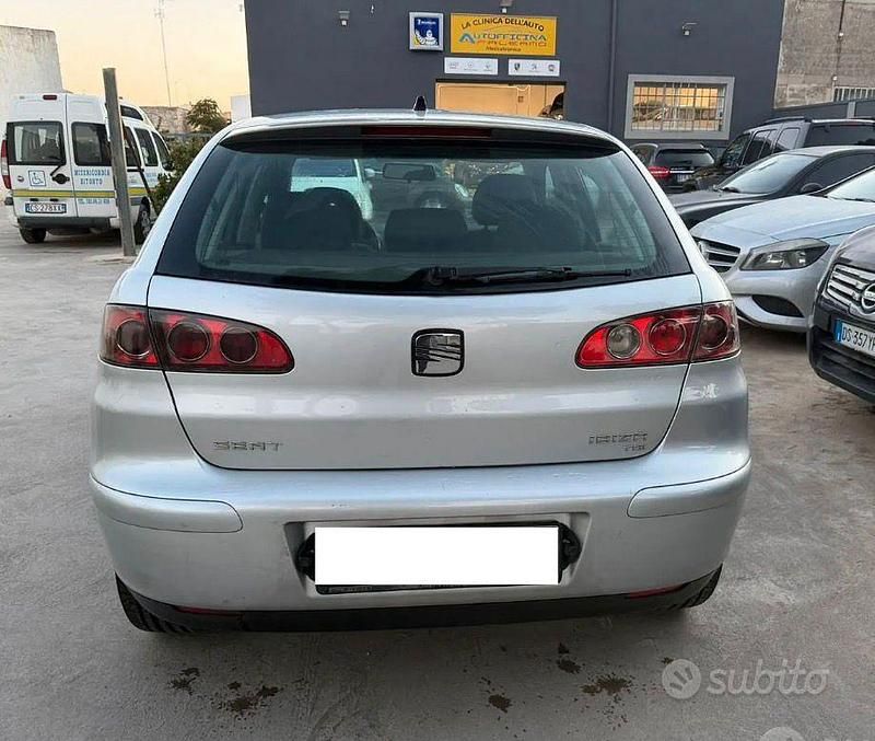 Usata Seat Ibiza 80 CV (58 kW) 2005 Grigio Utilitaria