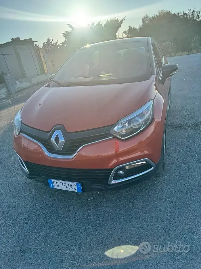 Usata Renault Captur 90 CV (66 kW) 2016 Arancione SUV