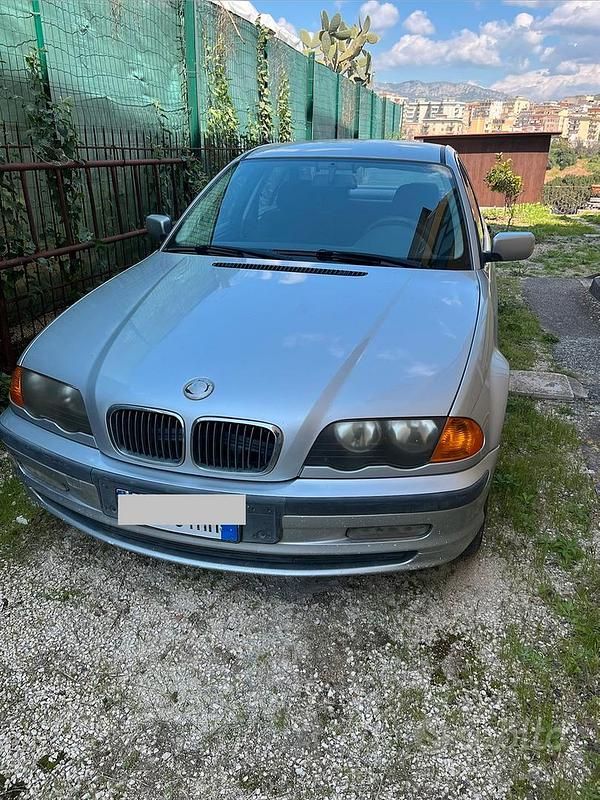 Usata BMW 318 1999 Grigio Berlina