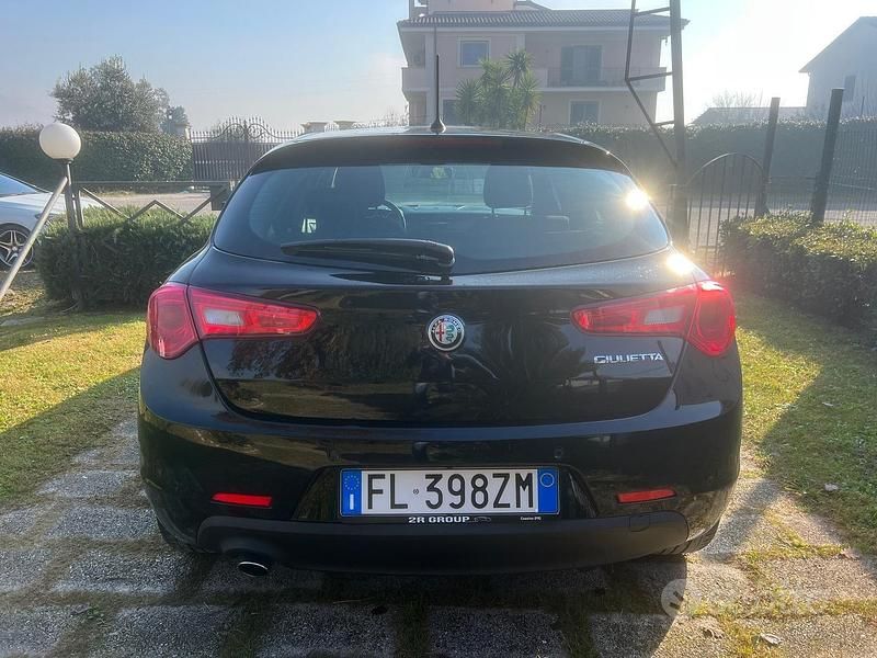 Usata Alfa Romeo Giulietta Super 120 CV (88 kW) 2017 Nero Utilitaria