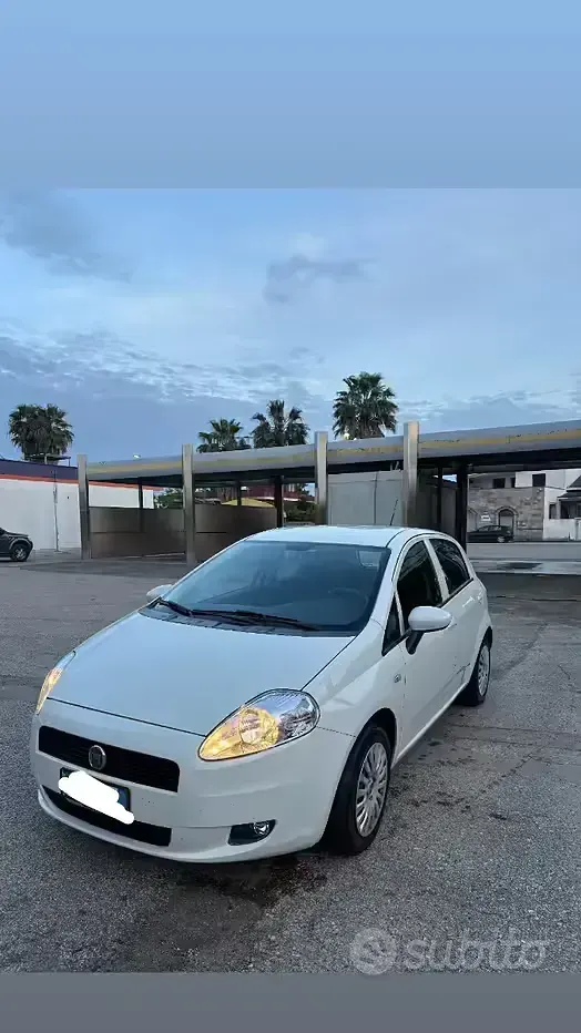 Usata Fiat Punto 75 CV (55 kW) 2008 Utilitaria