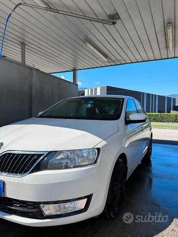 Usata Skoda Rapid 122 CV (89 kW) 2018 Bianco Berlina