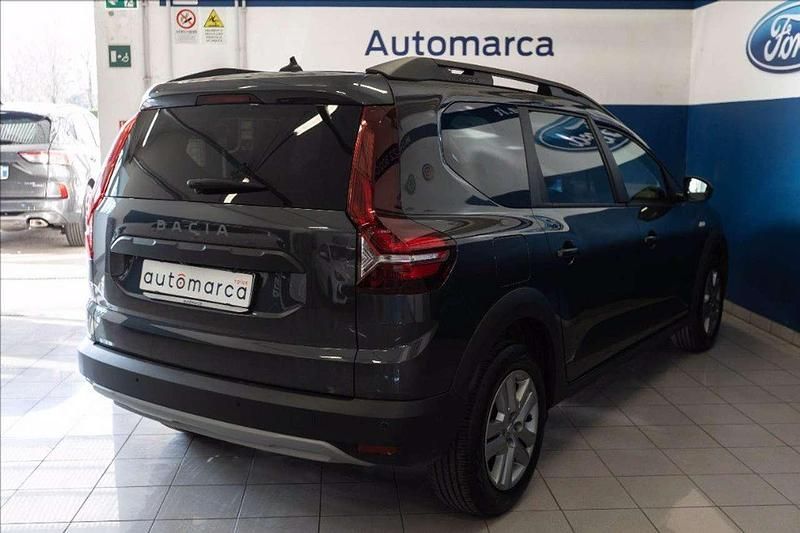 Usata Dacia Jogger Comfort 110 CV (80 kW) 2022 Grigio metallizzato Monovolume
