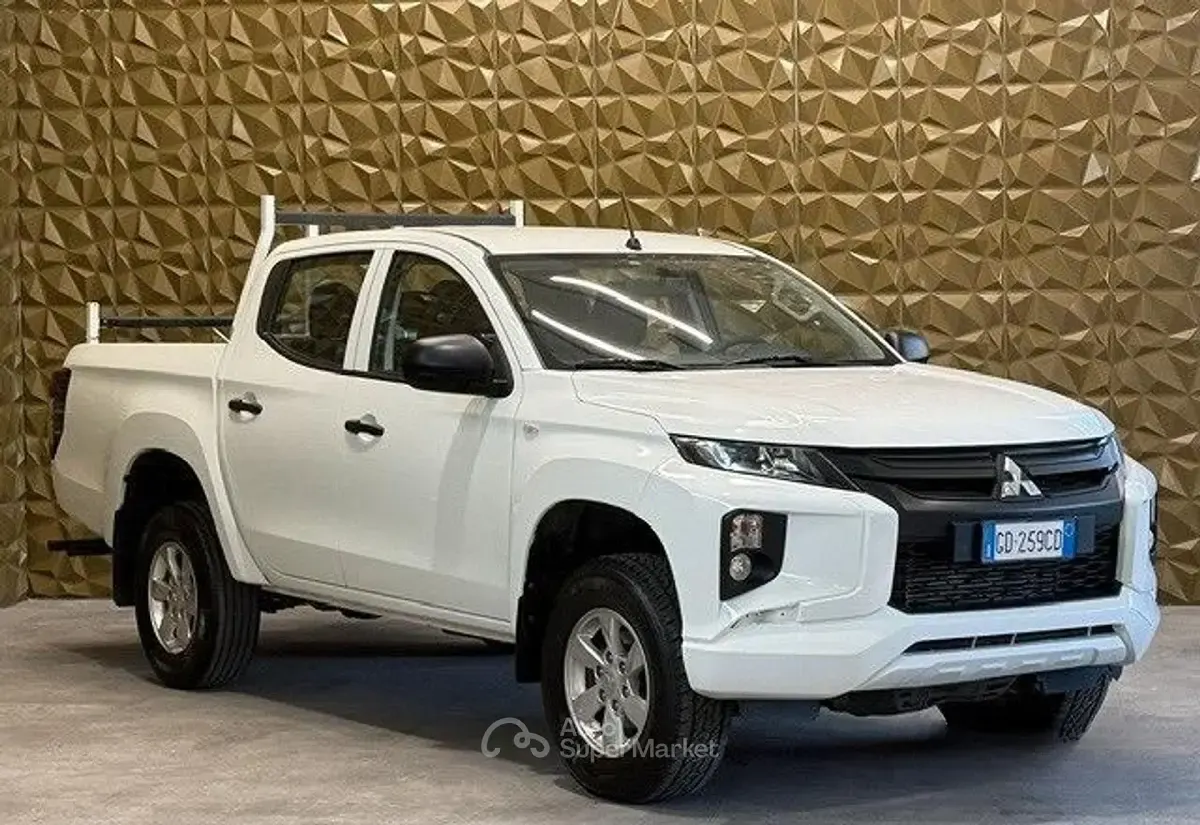 Usata Mitsubishi L200 Intense 150 CV (110 kW) 2020 Bianco Pick-up