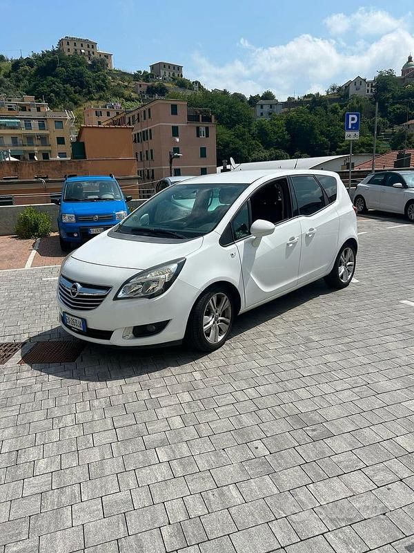 Usata Opel Meriva Design Edition 110 CV (80 kW) 2014 Bianco Monovolume
