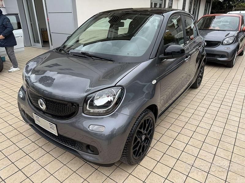 Usata Smart ForFour Passion 71 CV (52 kW) 2016 Grigio Utilitaria