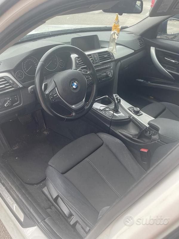 Usata BMW 320 Efficient Dynamics 184 CV (135 kW) 2012 Bianco Berlina