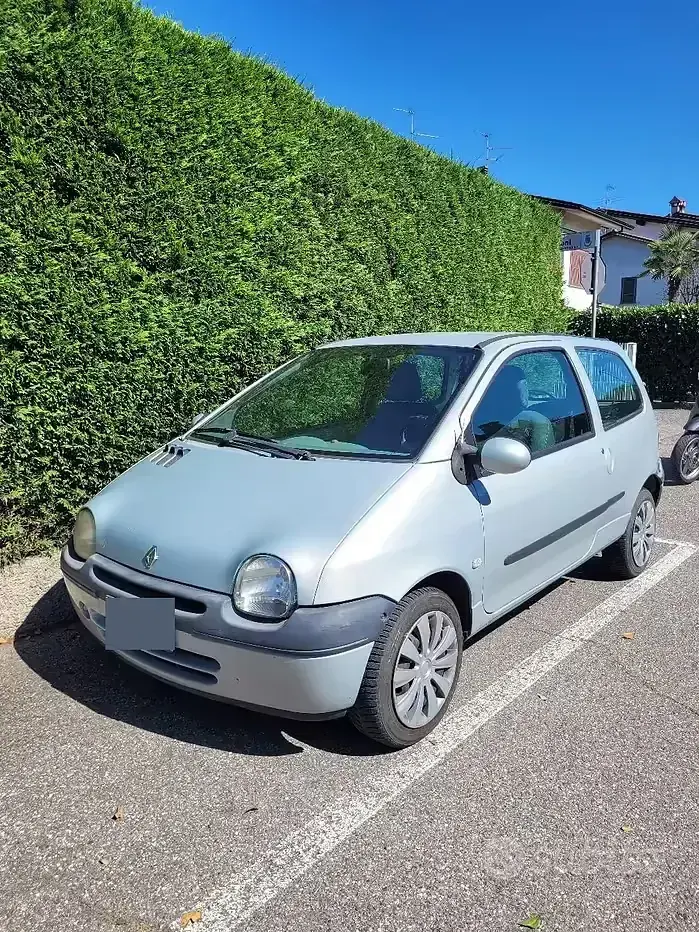 Usata Renault Twingo 58 CV (42 kW) 2004 Grigio Utilitaria