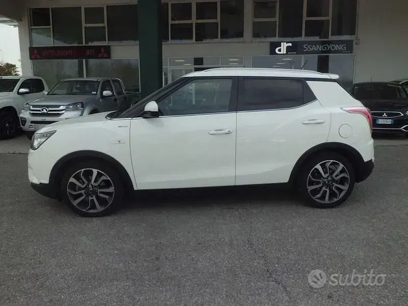 Usata SsangYong Tivoli 128 CV (94 kW) 2016 Bianco SUV