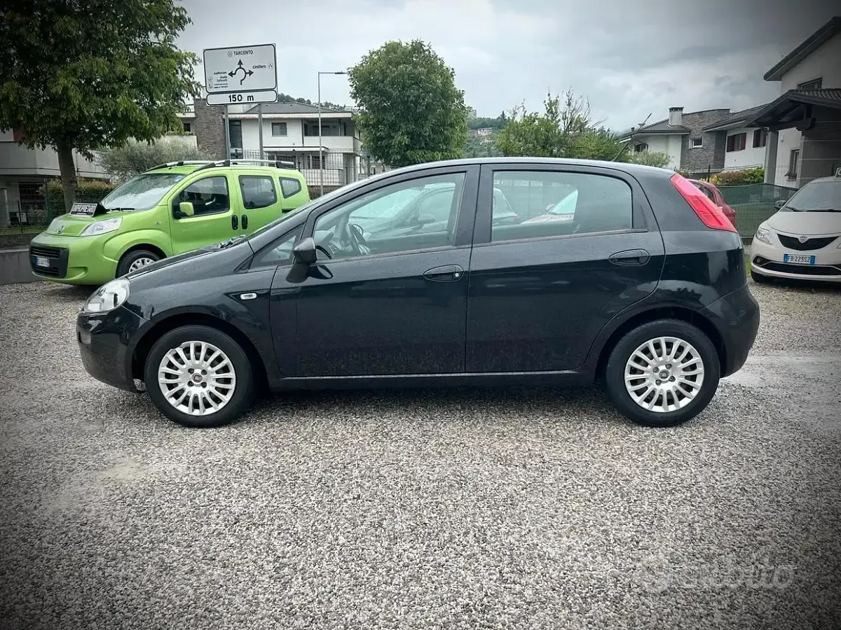 Gebraucht Fiat Punto 95 PS (69 kW) 2018 Schwarz Kleinwagen